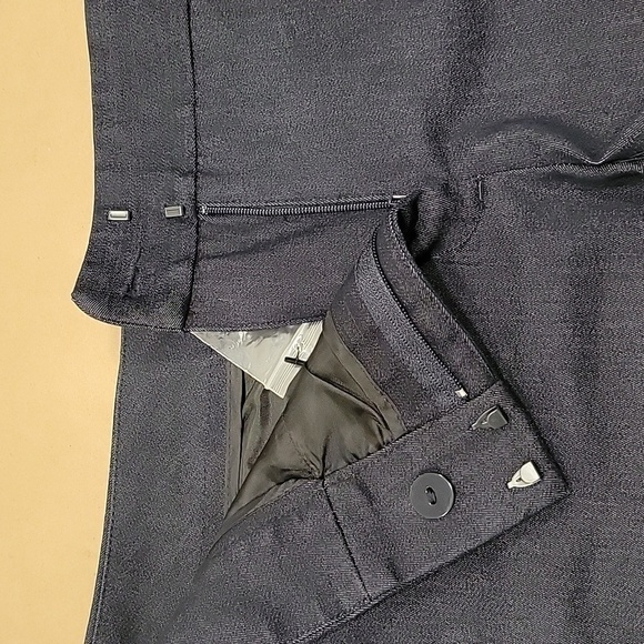 Express, Size 10R, NWOT Lightweight Shorts, Raw Denim Blue Color, NWOT. - Picture 10 of 10